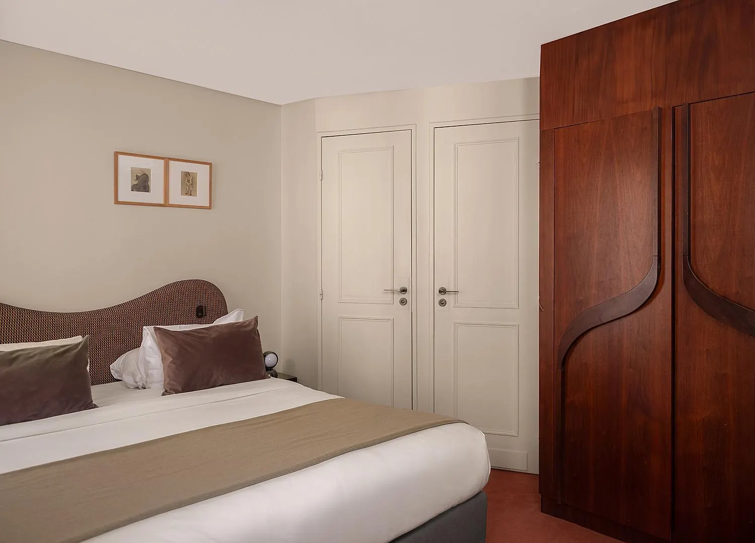 Belloy Saint Germain Hotel